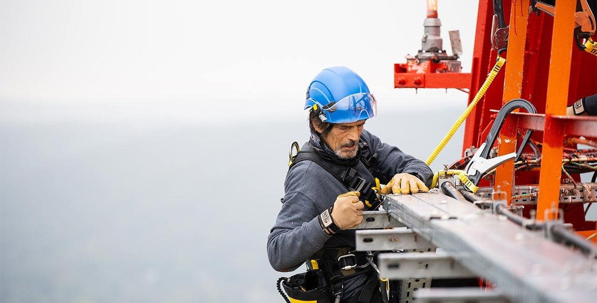 Sfeerbeeld Positioneringslijnen - werken op hoogte met Petzl-uitrusting