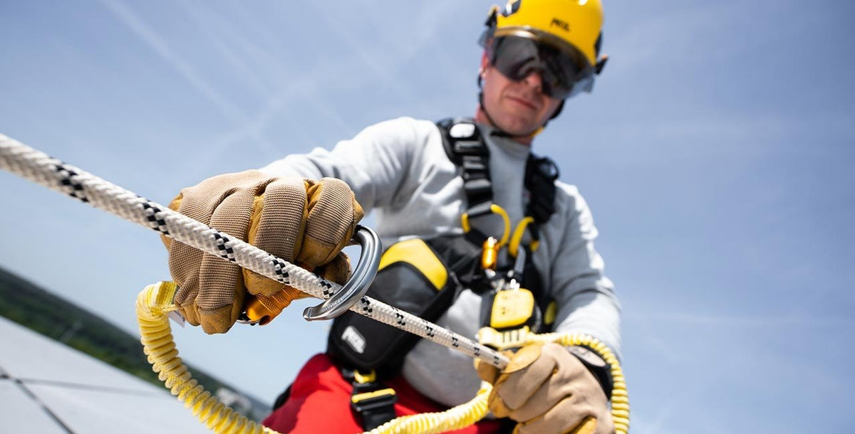 Sfeerbeeld Vallijnen en energieabsorbers - werken op hoogte met Petzl-uitrusting