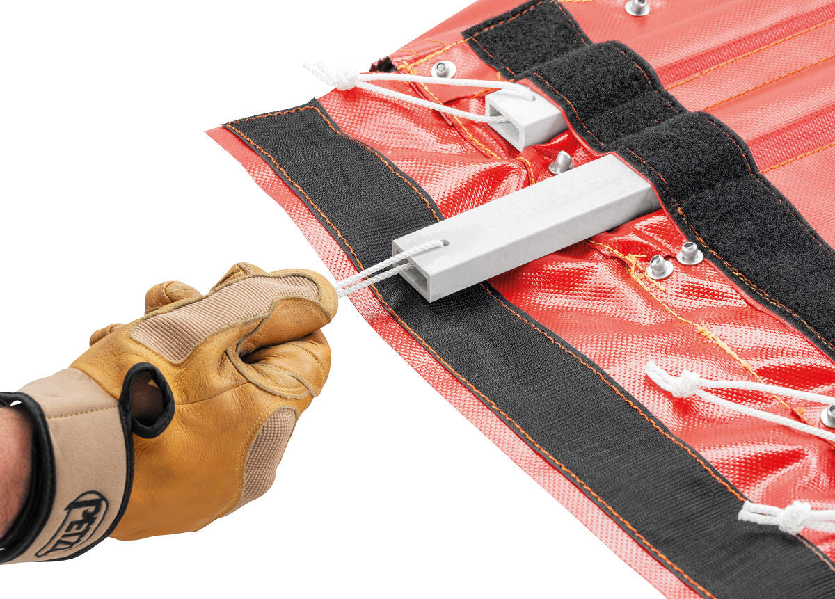 Petzl NEST draagberrie voor redding in besloten ruimtes